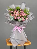 باقة ورد طبيعي مع خضارات زينة