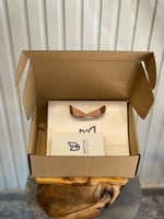 سلسال نسائي بالحرف وفراشة