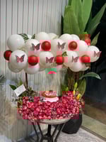 تنسيق فخم كيكة وبالونات