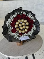 تشوكلت فروشية مع ورد