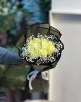 باقة ورد مع جبسوفيلاء