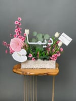 استاند اكرلك ورد صناعي مع الاسم او العبارة