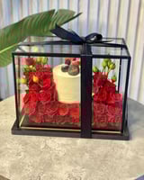 تنسيق كيك ورد بوكس زجاجي خشبي