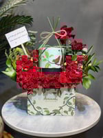 جمال الشوكلاتة وزهور