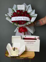 باقة ورد وكيكة تنسيق انيق