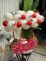 تنسيق فخم كيكة وبالونات