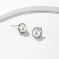 أقراط فضة من اللؤلؤ المائي العذب مرصعة باللؤلؤ الب...