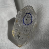 الماس هيركمير برمل متحرك داخله