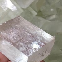 اوبتيكال كالسيت شفاف