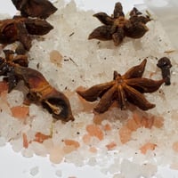 ملح التطهير العميق للهالة