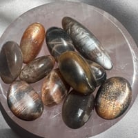 حجر القمر الاسود مصقول عالي الجودة