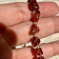 اسوارة عقيق الهيسونيت