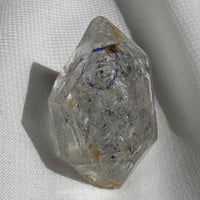 الماس هيركمير برمل متحرك داخله