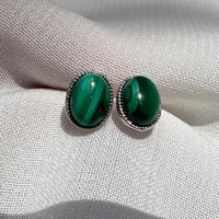 اقراط ملاكيت