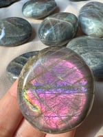 لابرادوريت بنفسجي مصقول