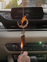 تعليقة حصان و كسرة العود كتابة حسب طلبك