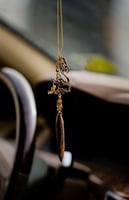 تعليقة حصان و كسرة العود كتابة حسب طلبك