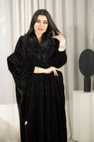 عباية بشت مخمل بتطريز اسود