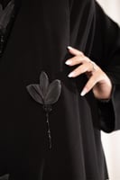 ‏‎‏‎‏‎‏عباية اسود بتطريز اسود ورد