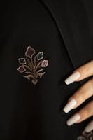 عباية بتطريز خاص