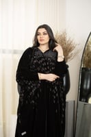 عباية بشت مخمل بتطريز رمادي