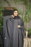 عباية رمادي نص بشت بتطريز رمادي