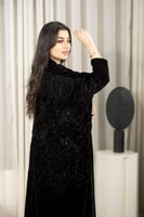 عباية بشت مخمل بتطريز اسود
