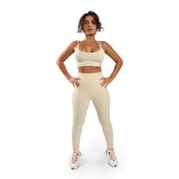 بنطلون لجينز رياضي للنساء بيج