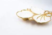 صحن تقديم مقسم وتمرية بورسلان ذهبي