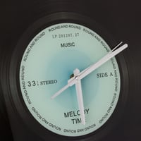 ساعة حائط زجاج اسود شكل اسطوانة 43 سم