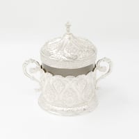 مطبقية حلى وتقديم معدن فضي صغير