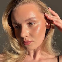 مجموعة فرشاة بيوتي باترا واضاءة الجسم كارا بيوتي