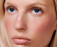 رود هايلي بيبر احمر خدود كريمي - سن سوك