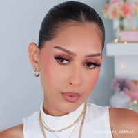 مويرا احمر خدود لاكي تشانس