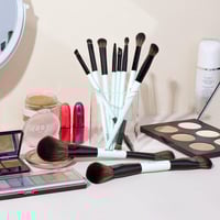 جيسوب طقم فرش وجه وعيون 10 قطع T500