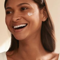 سولواسو كريم شد البشرة المريح الاساسي 5 مل ميني