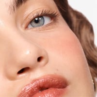 جلوسيير ثنائي ستورم للشفاه والخدود