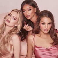 شارلوت تيلبوري طقم احمر شفاه ومحدد شفاه Pillow Tal...