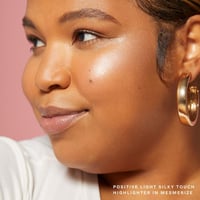 رير بيوتي هايلايتر سيلكي تاتش - ميسميرايز 2.8 جم