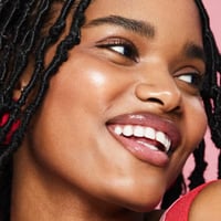 ايلف مجموعة مكياج وعناية بالبشرة مع حقيبة مكياج 5...