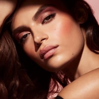 فنتي بيوتي تشيكس اوت احمر خدود كريمي - 02 petal po...