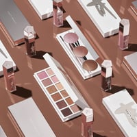 فنتي بيوتي ملمع ومكبر الشفاه جلوس بومب هيت - فينتي...