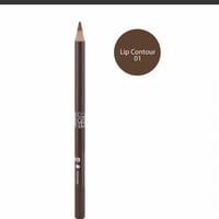 نورة بو عوض قلم كونتور الشفايف 01