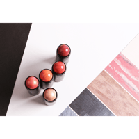 ستيك بلاشر كريمي مخملي من ليف للخدود والشفاه - TOP...