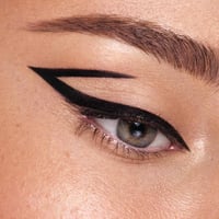 نادين نجيم قلم محدد عيون لو كرايون ريتش مكثف درجة...