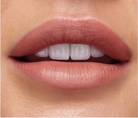 هدى بيوتي احمر الشفاه ليكويد مات راحة فائقة وثبات...