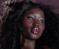 رود هايلي بيبر احمر خدود كريمي - بلام