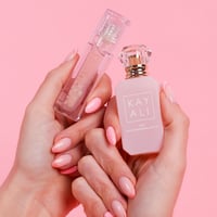 كيالي مجموعة يامي كيس عطر وملمع شفاه