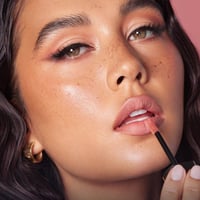 انستازيا مجموعة هوليداي فلفيت للشفاه 2 قطع - سوفتي...