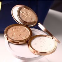 ليف هايلايت وجه بودره معدنيه WHITE 02